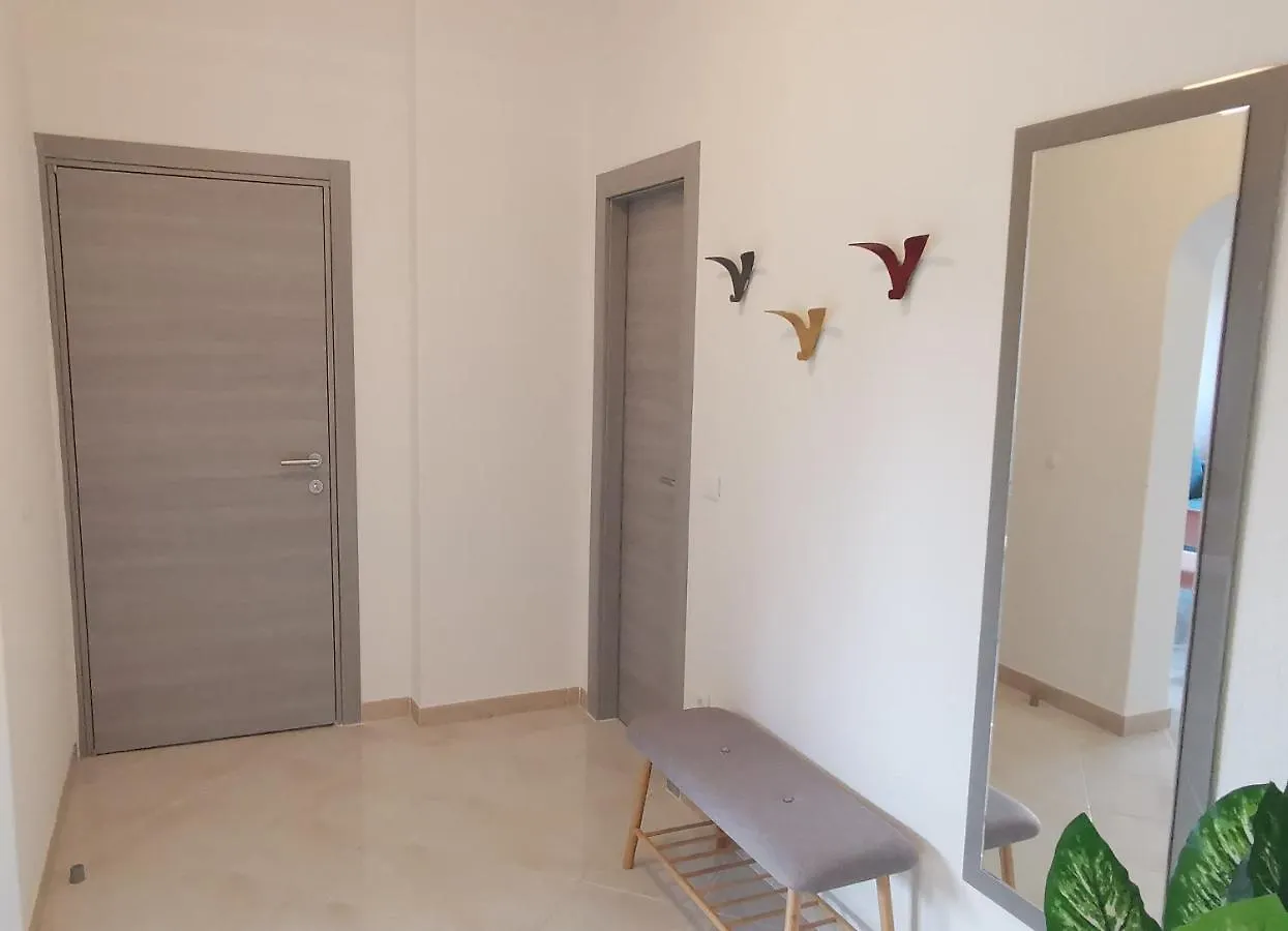 Apartment Pineta With Terrace & Park Wood View Пула