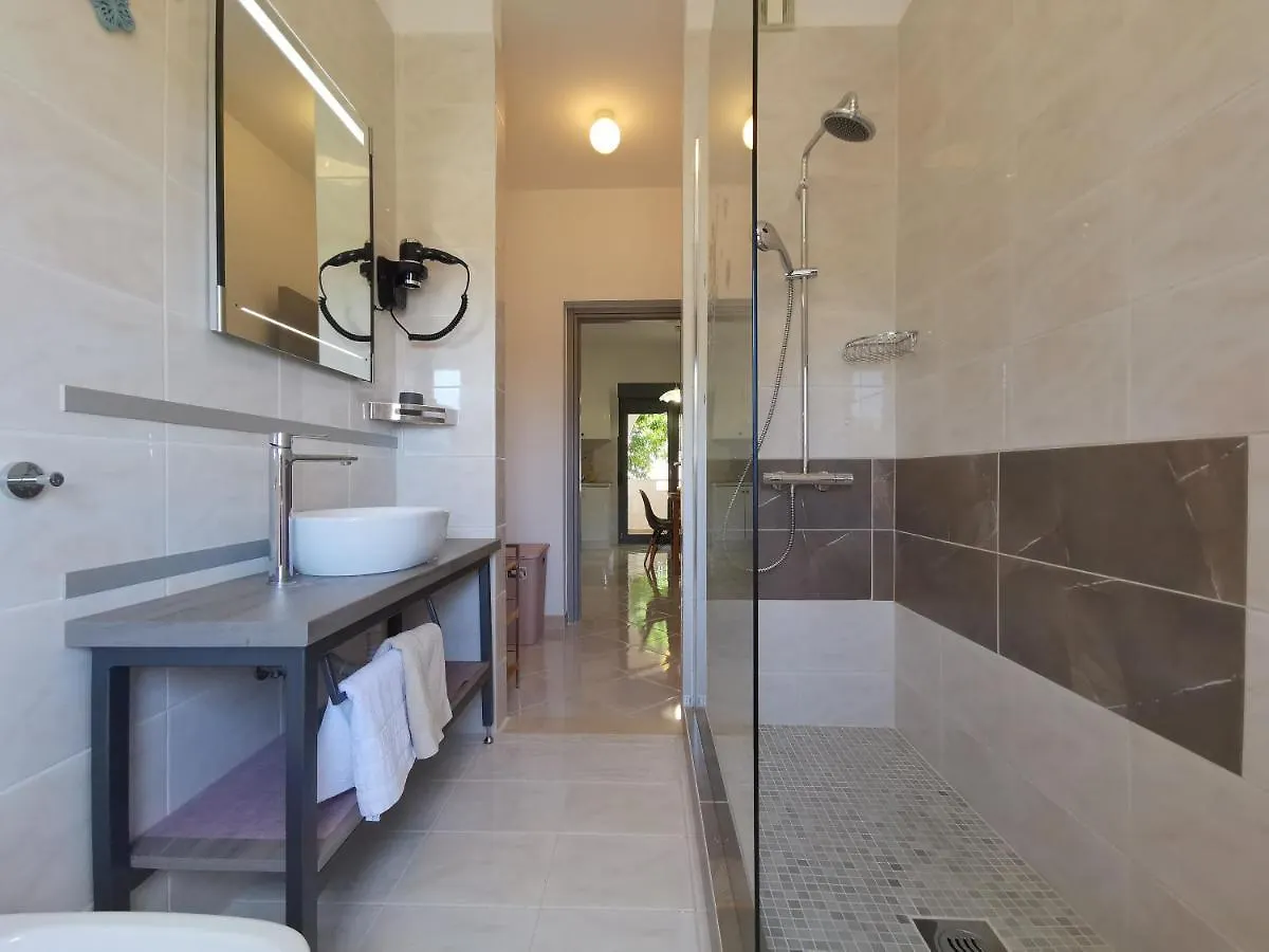 Apartment Pineta With Terrace & Park Wood View Пула