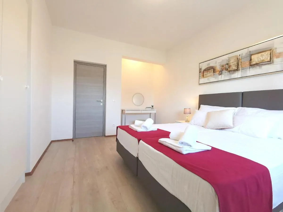 Apartment Pineta With Terrace & Park Wood View Пула Хорватия