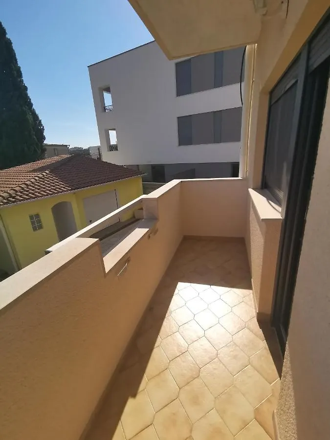 Apartment Pineta With Terrace & Park Wood View Пула
