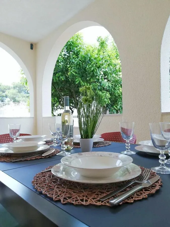 Apartment Pineta With Terrace & Park Wood View Пула