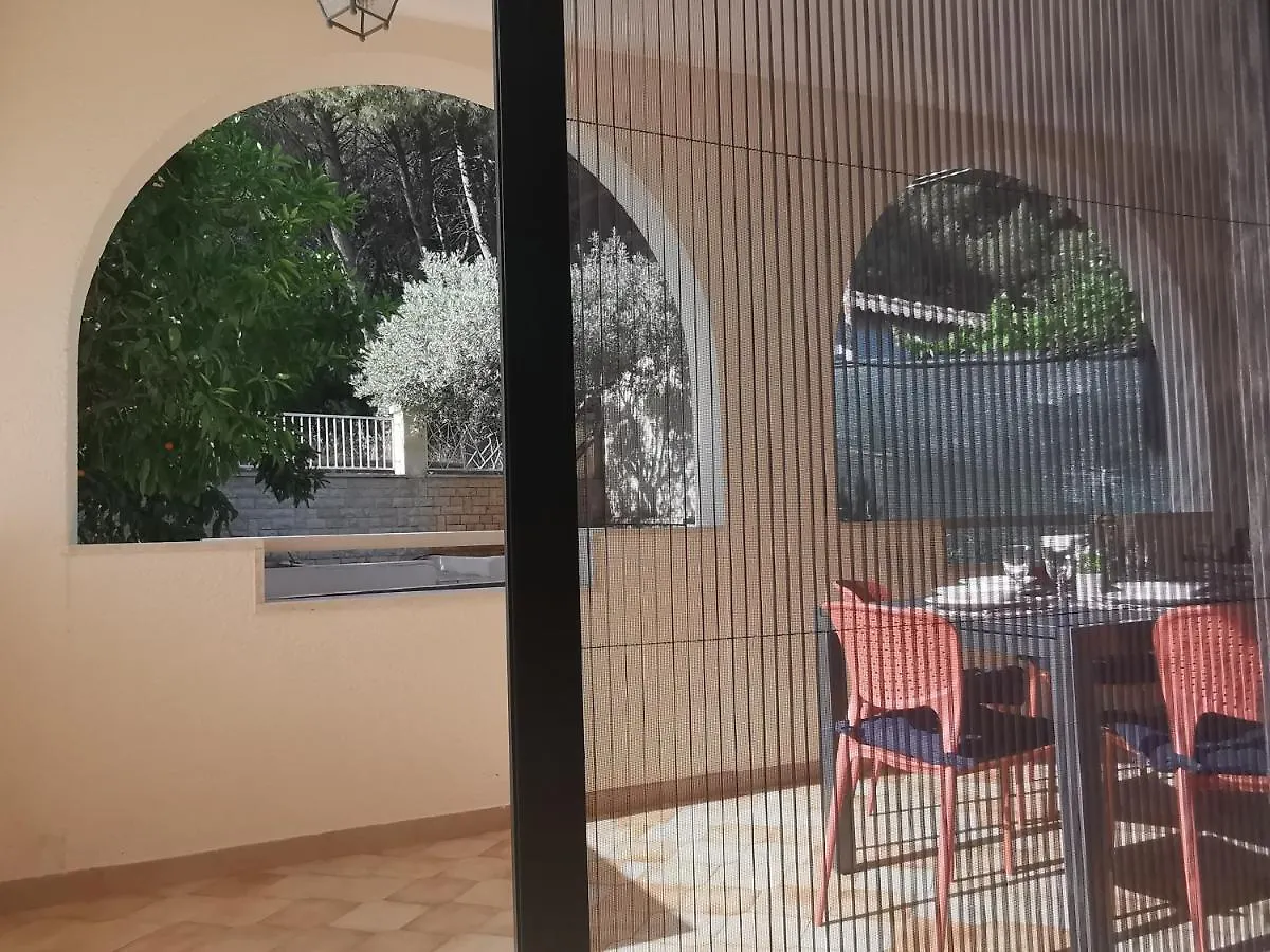 Apartment Pineta With Terrace & Park Wood View Пула